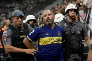 Un hincha de Boca fue detenido en Brasil por gestos racistas en la previa del partido