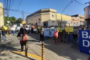 Masiva protesta de agrupaciones de izquierda frente a Anses