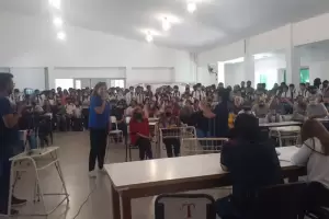 Padres y alumnos de la E.P.E.T n 2 de Beln se rebelaron a favor de los docentes sancionados