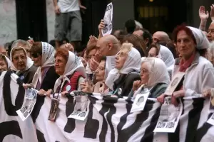 Las Madres de Plaza de Mayo conmemoran 45 aos de lucha