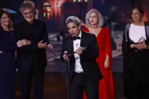 La exitosa serie "El Reino" se llev tres galardones en los Premios Platino