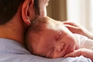 Nacin busca extender las licencias por maternidad y paternidad