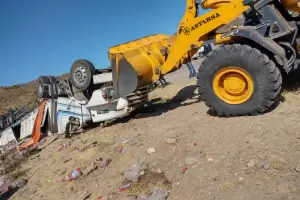 Tragedia vial en La Cbila: Volc un camin en la Ruta Nacional N 60 y falleci el conductor