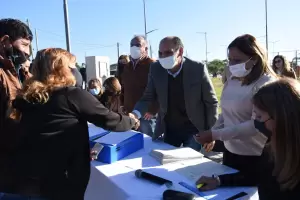 Familias recibieron de manera gratuita las escrituras de sus terrenos