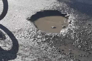 Baches, reclamo y malestar de vecinos