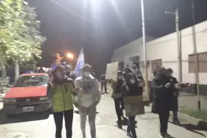 Esta es una lucha de pobres contra pobres, dijo el intendente Crdoba tras los incidentes