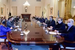 En medio del escndalo por el avin retenido en Ezeiza, Alberto Fernndez se sum a la reunin del gabinete