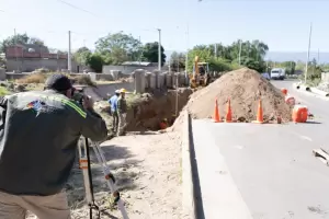 Renovaci�n de red colectora en Arroyo Fari�ango