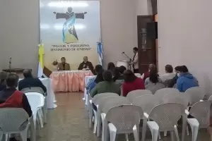 Caf literario en el saln Esqui de Piedra Blanca