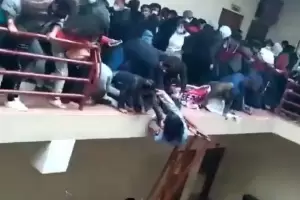 Horror en Bolivia: 4 estudiantes murieron y hay ms de 70 heridos por una estampida en una asamblea estudiantil