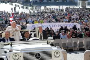 El Papa Francisco pidi "tequila" para curar su rodilla