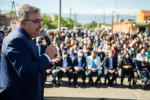Jalil y Ferraresi entregaron viviendas en el norte de la Capital