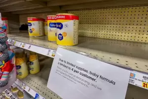 Estados Unidos sufre un inslito desabastecimiento de leche materna y la gente recurre al trueque