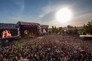 Desde el escenario, Danna Paola exigi� justicia por Debahni Escobar