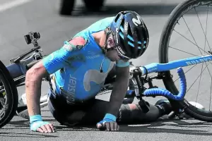 Ciclista se cay al costado de la ruta y termin con serias fracturas