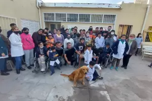 La Divisin Canes de la Polica de la Provincia visit Escuelas de Educacin Especial