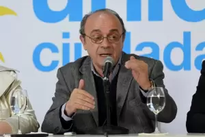 Leopoldo Moreau sobre la posibilidad de una candidatura de Cristina "Estar�a m�s que conforme pero las decisiones pol�ticas tienen otra l�gica"