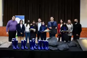 Entregaron 50 mochilas tcnicas y agro a estudiantes de Fray Mamerto Esqui