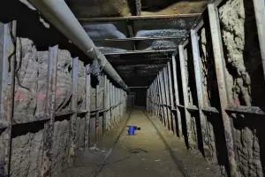 Descubren tnel de narcotraficantes en la frontera entre EEUU y Mxico