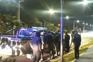 Detuvieron a ocho jvenes tras golpear y robar a un hombre