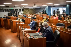 Diputados opositores insisten en la ampliacin del temario para la sesin especial
