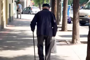 Encontr a su abuelo fallecido en Google Street View, cont su historia y conmovi a cientos de personas