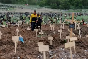 Mariupol acumula miles de muertos mientras su puerto comienza a operar