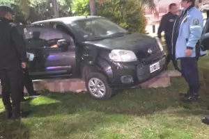 Manejaba alcoholizado y se incrust en una plazoleta
