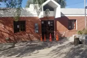 Desconocidos raptaron a una mujer cuando esperaba el colectivo para ir a trabajar