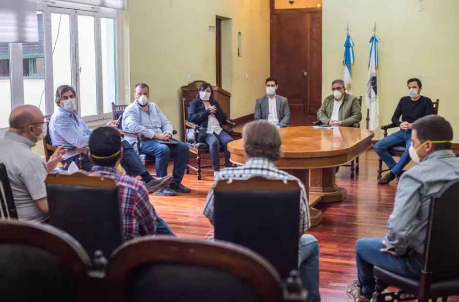 Reuni�n. Jalil recibi� a los representantes del sector privado.