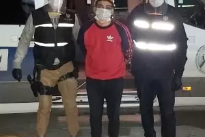 COVID-19: Lleg Elas Nievas y fue puesto en cuarentena en una dependencia con custodia policial