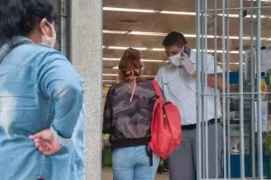 El Gobierno analiza restringir los d�as 
de compra y la circulaci�n de las motos