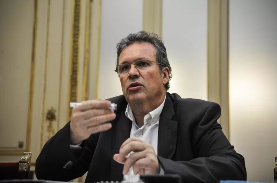 Ministro. Trist�n Bauer.