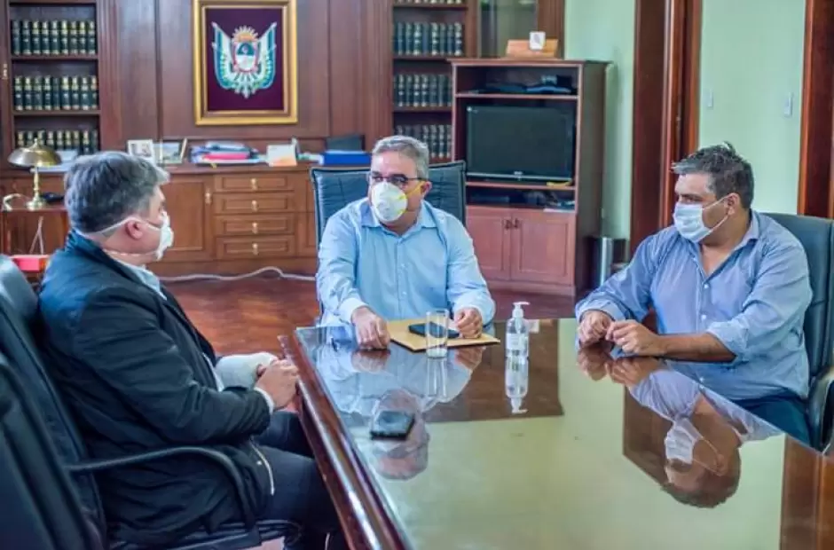 Ra�l Jalil nombr� m�dicos y un bioqu�mico