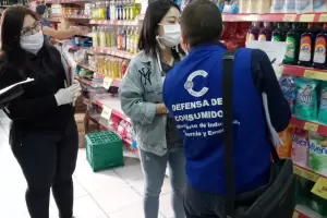 Intiman a comercios a retrotraer precios al 6 de marzo