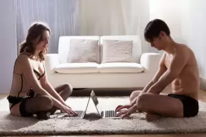 El Gobierno recomend� el sexo virtual durante el aislamiento obligatorio