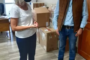 CAMYEN entreg� barbijos al ministerio de Salud