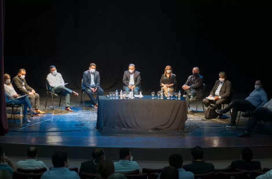 El gobernador Jalil encabez� la reuni�n con los intendentes.