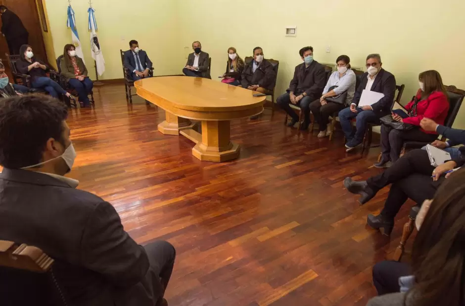 El gobernador propuso una reforma importante durante el encuentro con los gremio