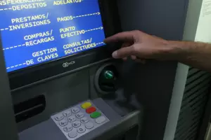 Alerta: Por qu es peligroso imprimir el ticket que el cajero automtico da como comprobante