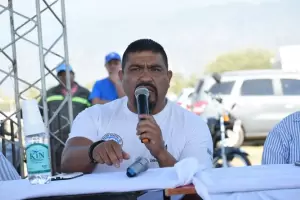 Walter Arvalo no renuncia a su candidatura y denunci acuerdos entre el FAC y el Gobierno