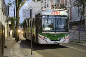 Intent abusar de una menor en un colectivo y termin aprehendido
