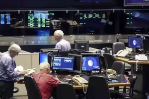 Los bonos en dlares ganan otro 2% y el riesgo pas es el ms bajo en dos meses