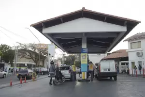 YPF aument sus combustibles otro 6 por ciento en todo el pas