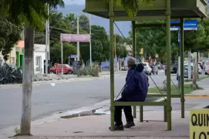 El Gobierno deposit� el subsidio e intim� a las empresas de colectivos a reanudar el servicio