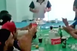 VIDEO: otra vez, polic�as violaron la cuarentena obligatoria