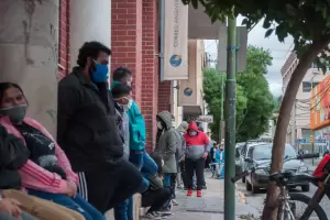 IFE en Catamarca: interminable espera para cobrar