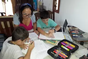 Suspendern las calificaciones en todas las escuelas del pas