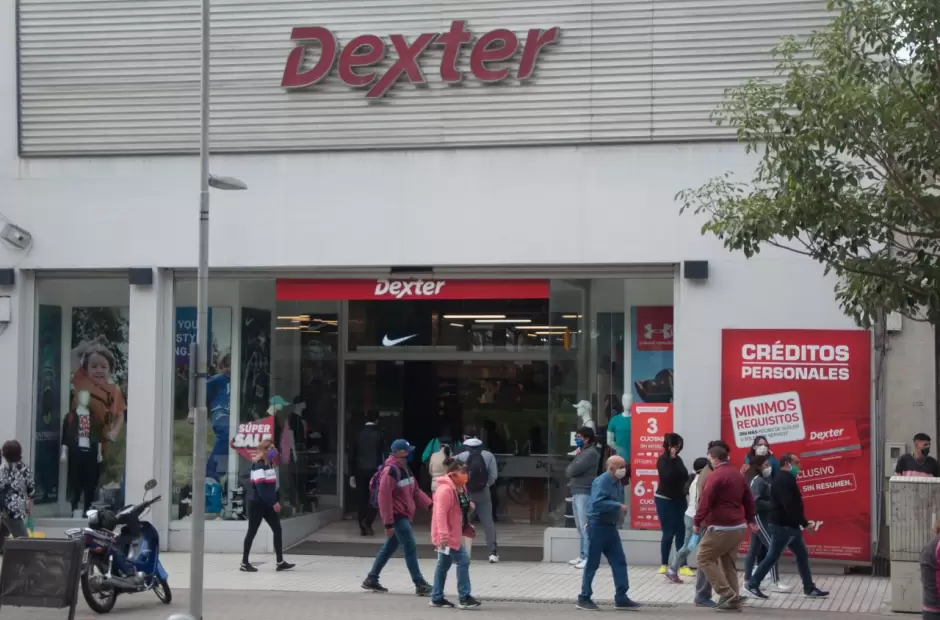 La gente se aboc� masivamente a los comercios locales para pagar cuotas y hacer