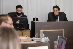 Condenan por videoconferencia a un joven que rob de adolescente